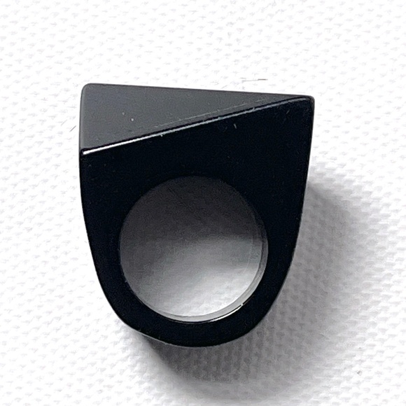 Vintage 5.75 Lucite Ring Black Trapezoid Statement Mid Century Modern Geometric - Picture 14 of 16